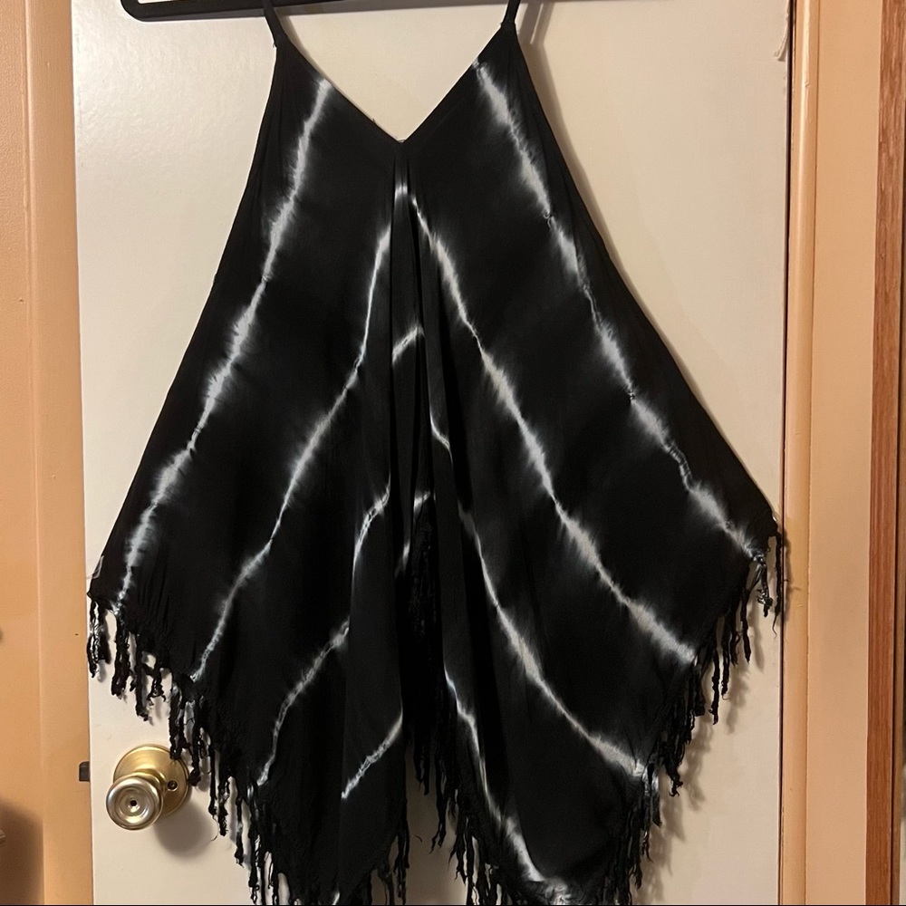 Black and White Flowy Top